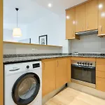 1ind1011 - One Bedroom Apartment