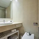 1ind1011 - One Bedroom Apartment *